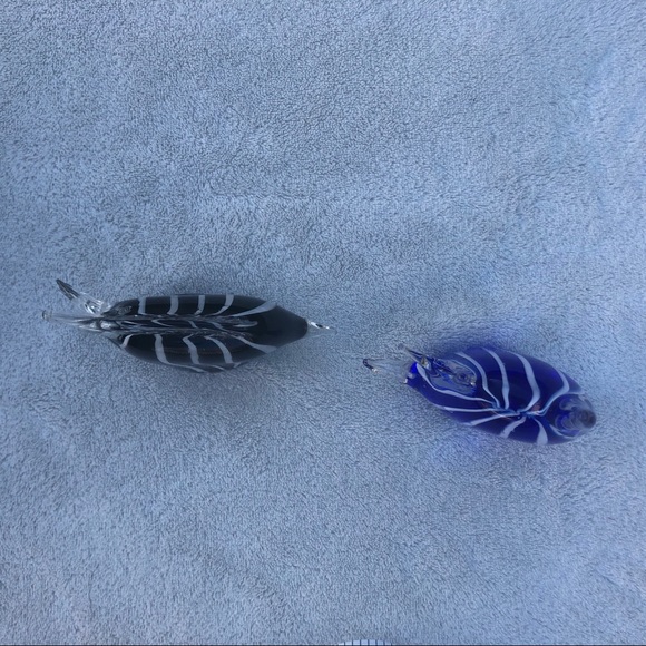 Glass Angel Fishes Lot of Two Blue & Black - Picture 10 of 10